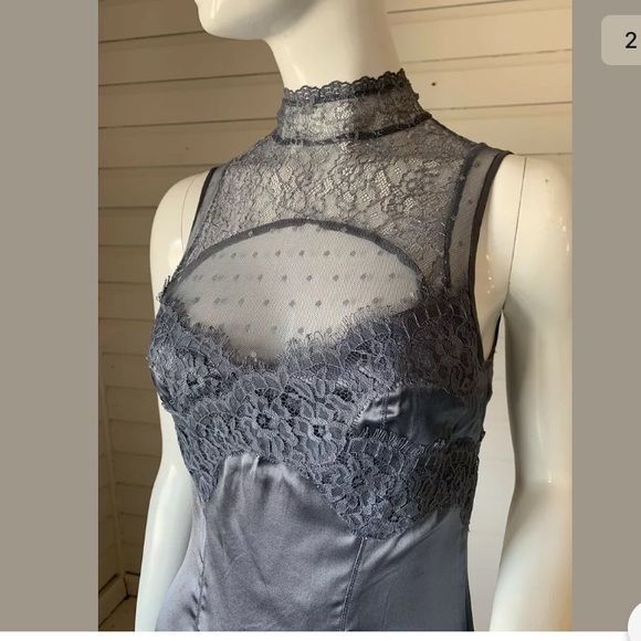 💕bebe lace mock neck top🌸 - Picture 3 of 6